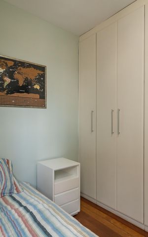Apartamento à venda com 200m², 4 quartos e 2 vagas Apartamento à venda com 200m², 4 quartos e 2 vagasQuarto 1