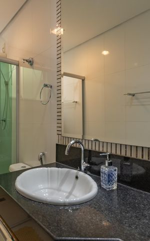 Apartamento à venda com 200m², 4 quartos e 2 vagas Apartamento à venda com 200m², 4 quartos e 2 vagasBanheiro Social
