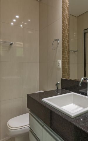 Apartamento à venda com 200m², 4 quartos e 2 vagas Apartamento à venda com 200m², 4 quartos e 2 vagasBanheiro Suíte 1
