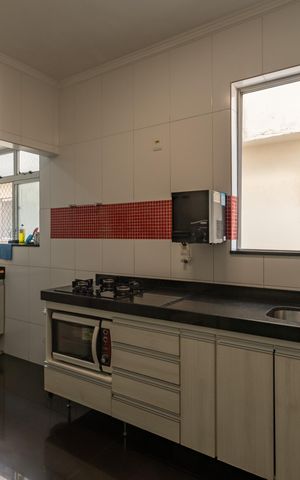 Apartamento à venda com 200m², 4 quartos e 2 vagas Apartamento à venda com 200m², 4 quartos e 2 vagasCozinha