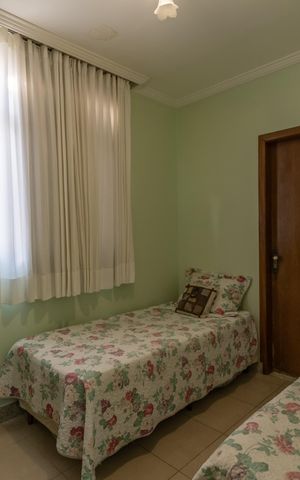 Apartamento à venda com 200m², 4 quartos e 2 vagas Apartamento à venda com 200m², 4 quartos e 2 vagasSuíte 2