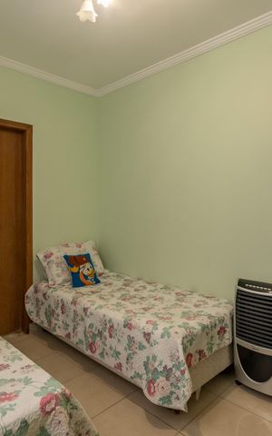 Apartamento à venda com 200m², 4 quartos e 2 vagas Apartamento à venda com 200m², 4 quartos e 2 vagasSuíte 2