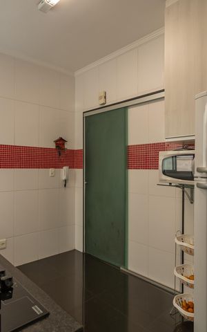 Apartamento à venda com 200m², 4 quartos e 2 vagas Apartamento à venda com 200m², 4 quartos e 2 vagasCozinha