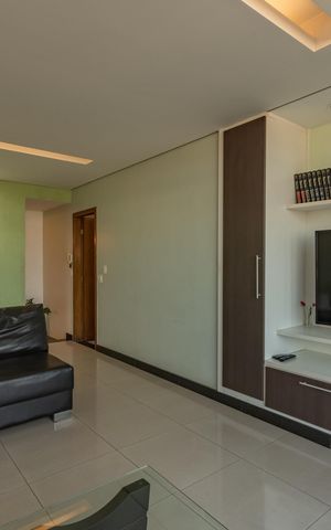 Apartamento à venda com 200m², 4 quartos e 2 vagas Apartamento à venda com 200m², 4 quartos e 2 vagasSala
