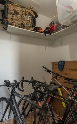 Apartamento à venda com 200m², 4 quartos e 2 vagas Apartamento à venda com 200m², 4 quartos e 2 vagasBox - Garagem
