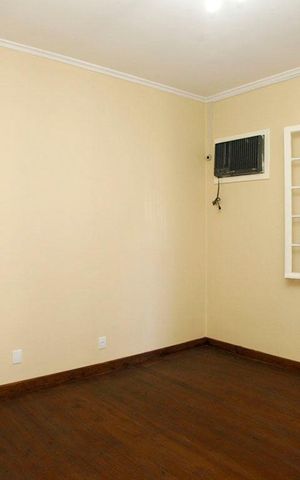 Casa para alugar com 117m², 2 quartos e 4 vagasSala