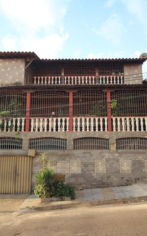 Casa à venda com 300m², 3 quartos e sem vagaFachada