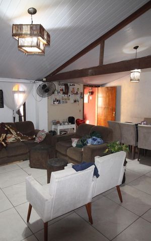 Casa à venda com 300m², 3 quartos e sem vagaSala