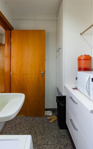 Apartamento à venda com 127m², 3 quartos e 2 vagas Apartamento à venda com 127m², 3 quartos e 2 vagasÁrea de serviço