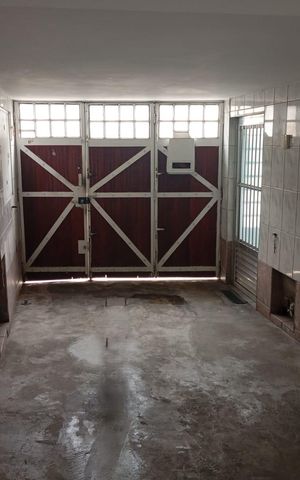 Casa para alugar com 1200m², 3 quartos e 4 vagas Casa para alugar com 1200m², 3 quartos e 4 vagasGaragem