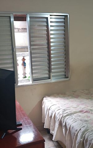 Casa para alugar com 1200m², 3 quartos e 4 vagas Casa para alugar com 1200m², 3 quartos e 4 vagasQuarto 1