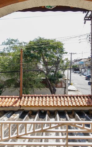 Casa para alugar com 98m², 2 quartos e 2 vagas Casa para alugar com 98m², 2 quartos e 2 vagasVaranda Quarto 2