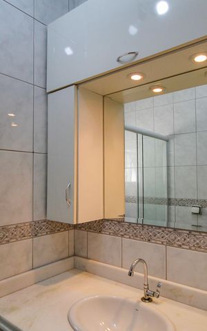 Casa para alugar com 98m², 2 quartos e 2 vagas Casa para alugar com 98m², 2 quartos e 2 vagasBanheiro 1