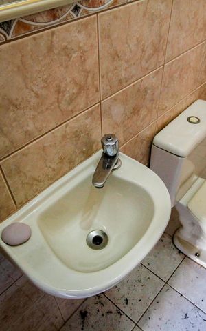 Casa para alugar com 98m², 2 quartos e 2 vagas Casa para alugar com 98m², 2 quartos e 2 vagasBanheiro de Serviço
