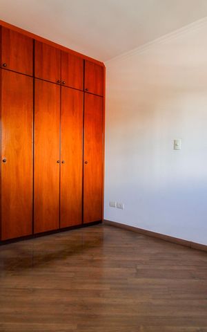 Casa para alugar com 98m², 2 quartos e 2 vagas Casa para alugar com 98m², 2 quartos e 2 vagasQuarto 1
