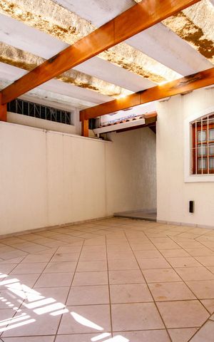 Casa para alugar com 98m², 2 quartos e 2 vagas Casa para alugar com 98m², 2 quartos e 2 vagasGaragem