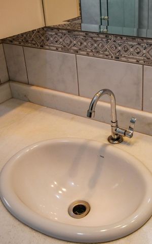 Casa para alugar com 98m², 2 quartos e 2 vagas Casa para alugar com 98m², 2 quartos e 2 vagasBanheiro 1