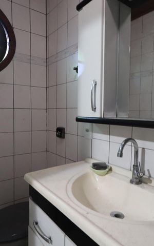 Casa à venda com 400m², 6 quartos e 3 vagasBanheiro da Suíte 4