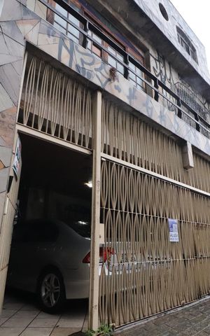 Casa à venda com 400m², 6 quartos e 3 vagasFachada