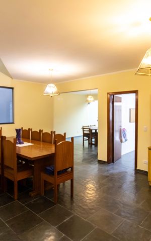 Casa para alugar com 100m², 4 quartos e 3 vagas Casa para alugar com 100m², 4 quartos e 3 vagasSala de Jantar