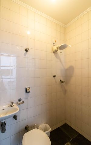 Casa para alugar com 100m², 4 quartos e 3 vagas Casa para alugar com 100m², 4 quartos e 3 vagasBanheiro de Serviço