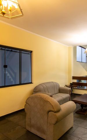 Casa para alugar com 100m², 4 quartos e 3 vagas Casa para alugar com 100m², 4 quartos e 3 vagasSala