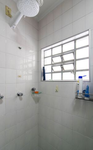 Casa para alugar com 100m², 4 quartos e 3 vagas Casa para alugar com 100m², 4 quartos e 3 vagasBanheiro da Suíte 1