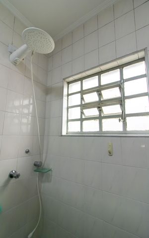 Casa para alugar com 100m², 4 quartos e 3 vagas Casa para alugar com 100m², 4 quartos e 3 vagasBanheiro