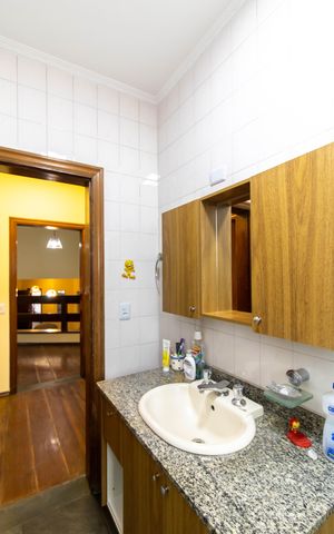 Casa para alugar com 100m², 4 quartos e 3 vagas Casa para alugar com 100m², 4 quartos e 3 vagasBanheiro