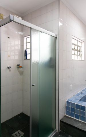 Casa para alugar com 100m², 4 quartos e 3 vagas Casa para alugar com 100m², 4 quartos e 3 vagasBanheiro da Suíte 1