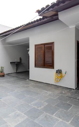 Casa para alugar com 100m², 4 quartos e 3 vagas Casa para alugar com 100m², 4 quartos e 3 vagasArea Externa