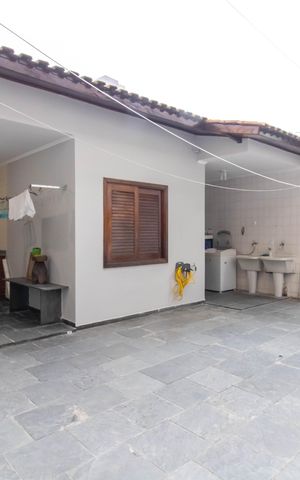 Casa para alugar com 100m², 4 quartos e 3 vagas Casa para alugar com 100m², 4 quartos e 3 vagasArea Externa