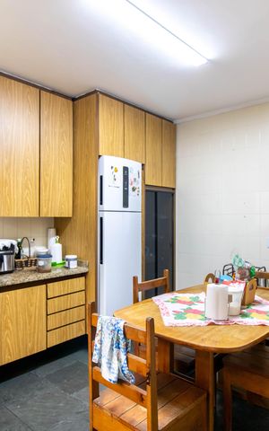 Casa para alugar com 100m², 4 quartos e 3 vagas Casa para alugar com 100m², 4 quartos e 3 vagasCozinha
