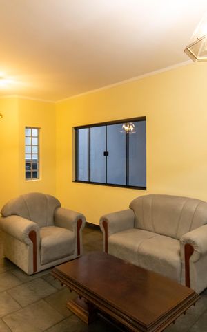 Casa para alugar com 100m², 4 quartos e 3 vagas Casa para alugar com 100m², 4 quartos e 3 vagasSala