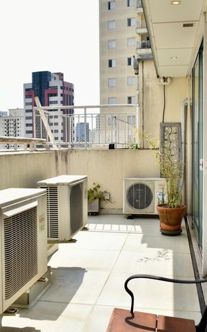 Apartamento à venda com 109m², 2 quartos e 2 vagas Apartamento à venda com 109m², 2 quartos e 2 vagasVaranda (Cobertura)