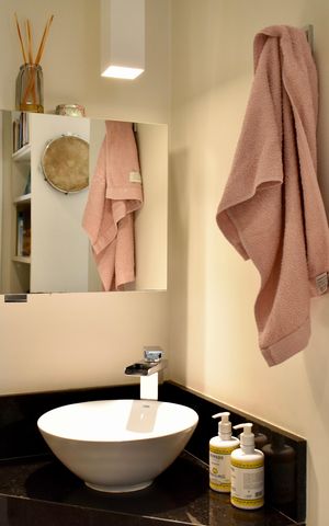 Apartamento à venda com 109m², 2 quartos e 2 vagas Apartamento à venda com 109m², 2 quartos e 2 vagasBanheiro Social