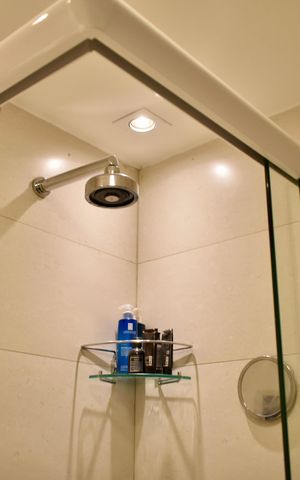 Apartamento à venda com 109m², 2 quartos e 2 vagas Apartamento à venda com 109m², 2 quartos e 2 vagasBanheiro da Suíte