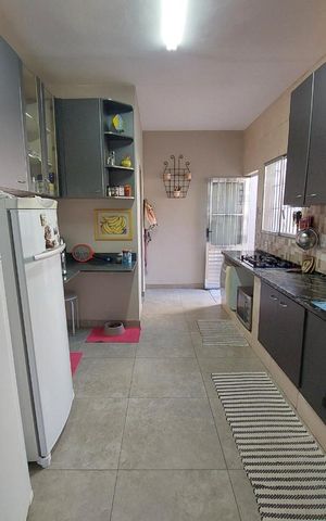 Casa à venda com 216m², 3 quartos e 3 vagas Casa à venda com 216m², 3 quartos e 3 vagasFoto 09