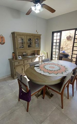 Casa à venda com 216m², 3 quartos e 3 vagas Casa à venda com 216m², 3 quartos e 3 vagasFoto 06
