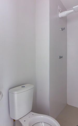 Apartamento à venda com 157m², 4 quartos e 2 vagas Apartamento à venda com 157m², 4 quartos e 2 vagasCozinha e Área de Serviço