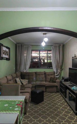 Casa à venda com 125m², 6 quartos e 4 vagas Casa à venda com 125m², 6 quartos e 4 vagasSala 1