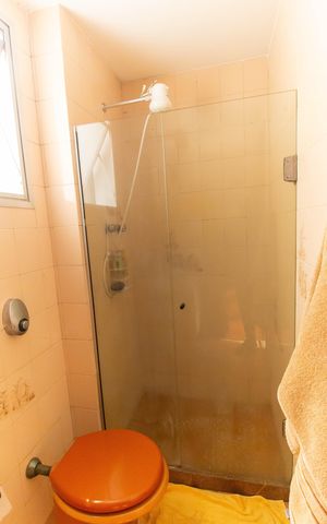 Apartamento à venda com 304m², 4 quartos e 2 vagas Apartamento à venda com 304m², 4 quartos e 2 vagasBanheiro Social 1