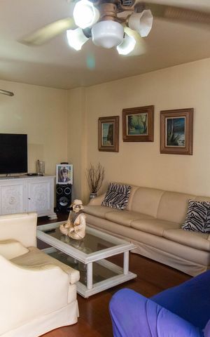 Apartamento à venda com 304m², 4 quartos e 2 vagas Apartamento à venda com 304m², 4 quartos e 2 vagasSala