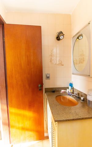 Apartamento à venda com 304m², 4 quartos e 2 vagas Apartamento à venda com 304m², 4 quartos e 2 vagasBanheiro Social 1