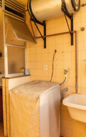 Apartamento à venda com 304m², 4 quartos e 2 vagas Apartamento à venda com 304m², 4 quartos e 2 vagasÁrea de Serviço