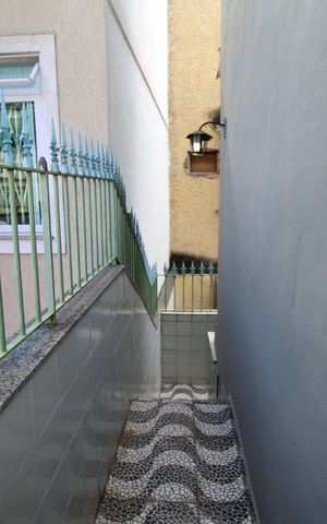 Casa à venda com 297m², 4 quartos e sem vagaSala 2º piso - Entrada