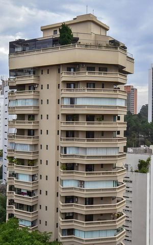 Apartamento para alugar com 178m², 3 quartos e 2 vagasVista da Suíte 2