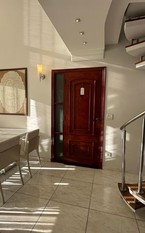 Apartamento à venda com 240m², 3 quartos e 3 vagas Apartamento à venda com 240m², 3 quartos e 3 vagasSala