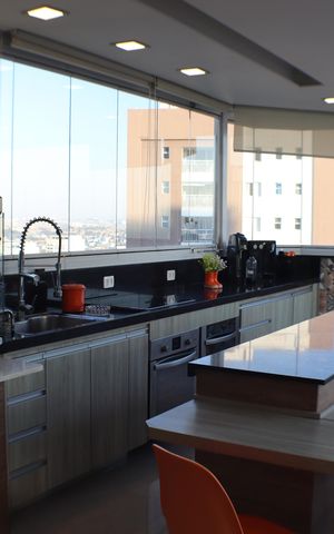 Apartamento à venda com 240m², 3 quartos e 3 vagas Apartamento à venda com 240m², 3 quartos e 3 vagasChurrasqueira