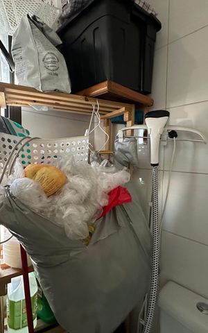 Apartamento à venda com 240m², 3 quartos e 3 vagas Apartamento à venda com 240m², 3 quartos e 3 vagasBanheiro de serviço
